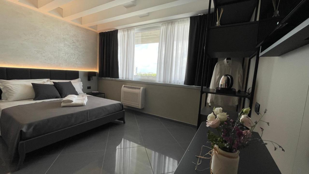 Tranquillo Uptown Lecce Hotel Kültér fotó